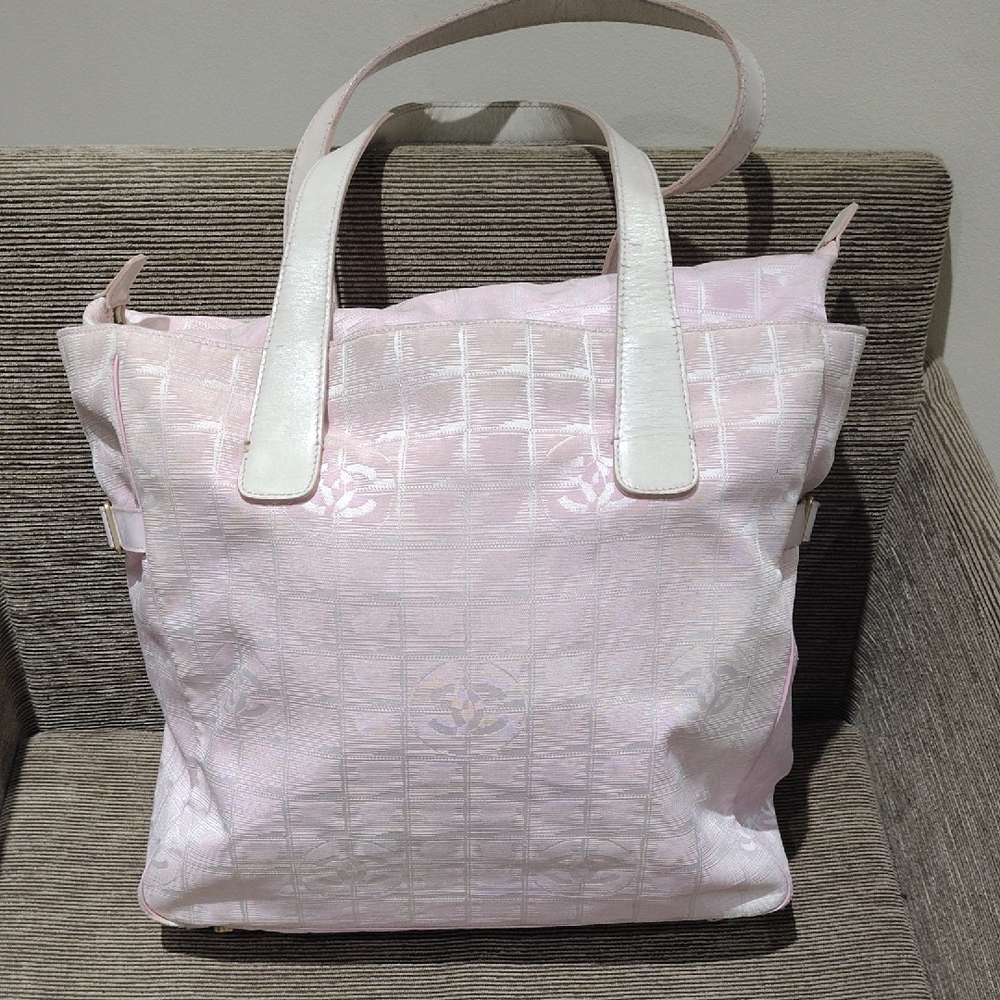 Pre-loved Chanel Elegant Pink Tote Bag